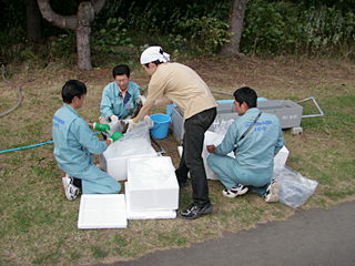 よし、袋の口とじて！