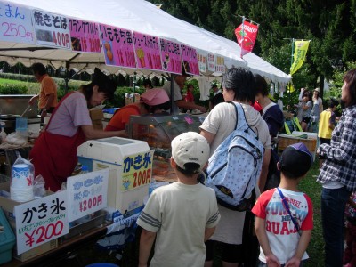 おいしい飲食コーナーも併設